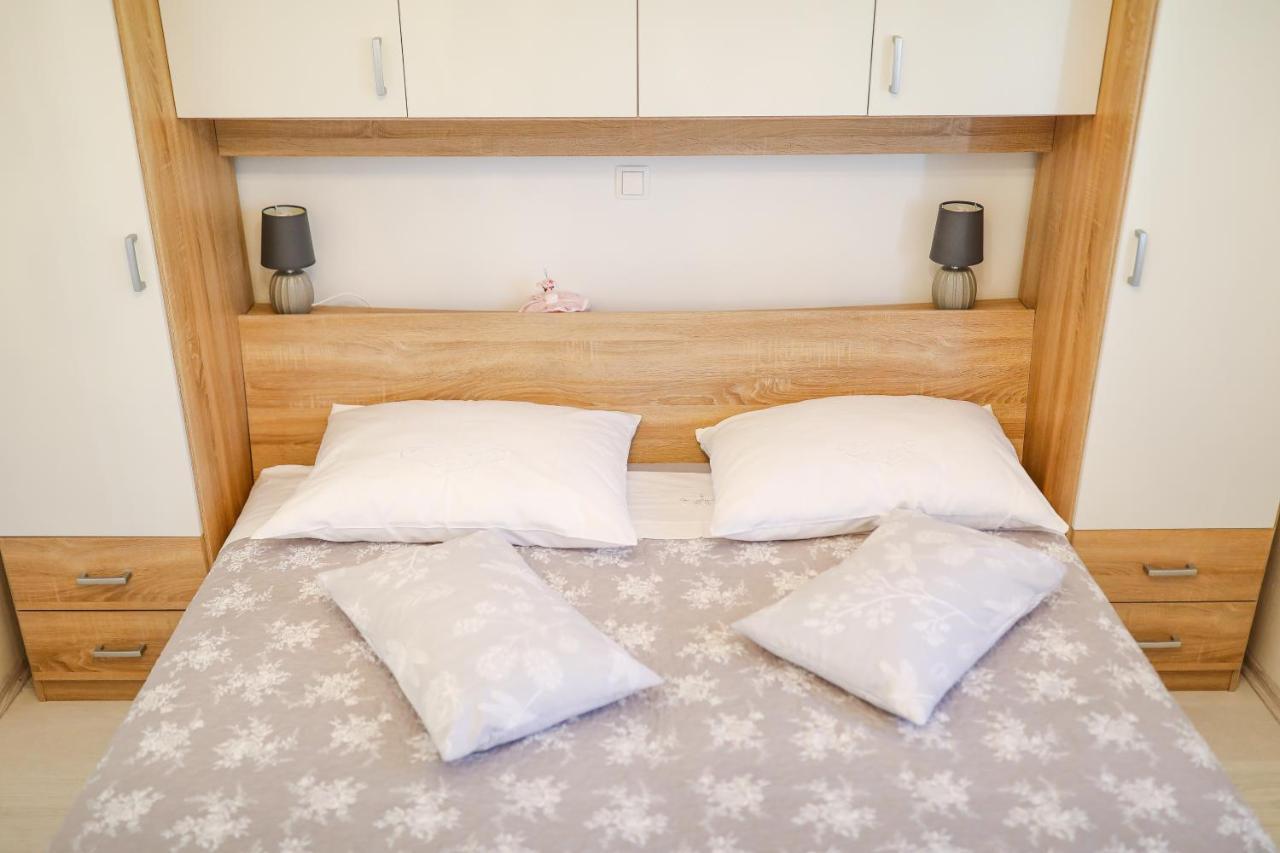 Holiday Home Ana Poljana  ภายนอก รูปภาพ
