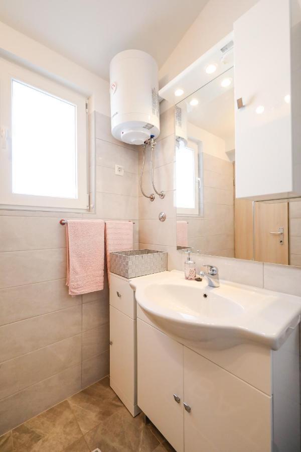 Holiday Home Ana Poljana  ภายนอก รูปภาพ