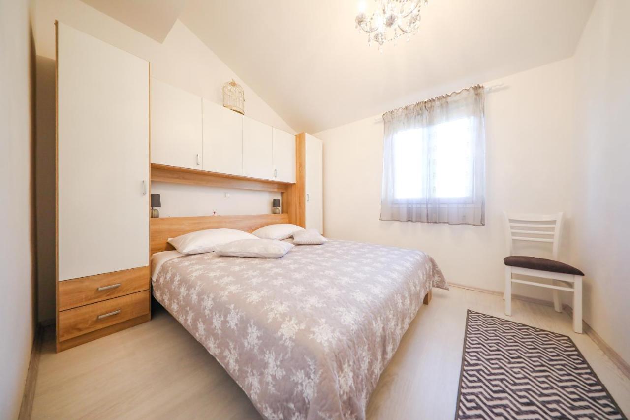 Holiday Home Ana Poljana  ภายนอก รูปภาพ