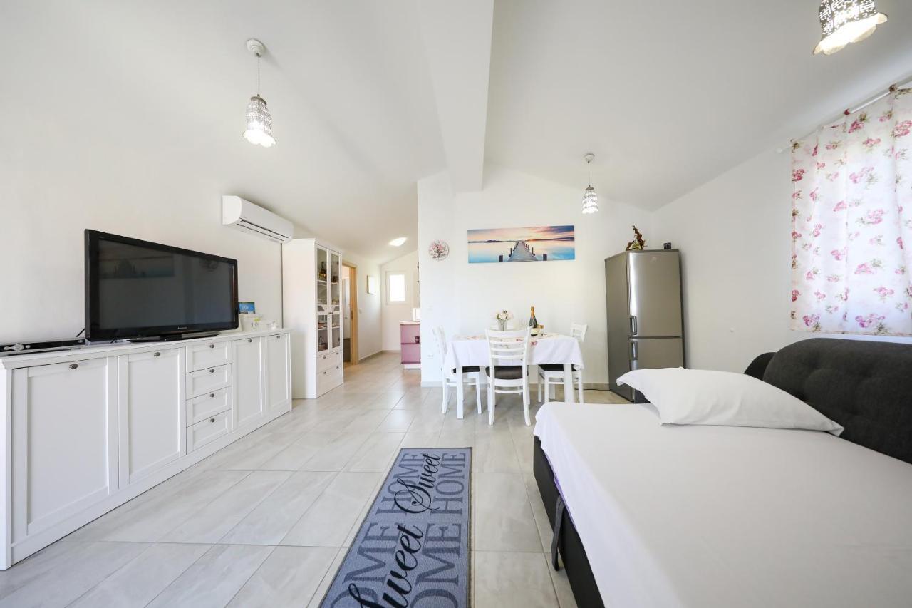 Holiday Home Ana Poljana  ภายนอก รูปภาพ